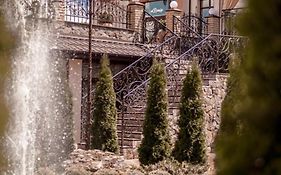 Готель Хутір